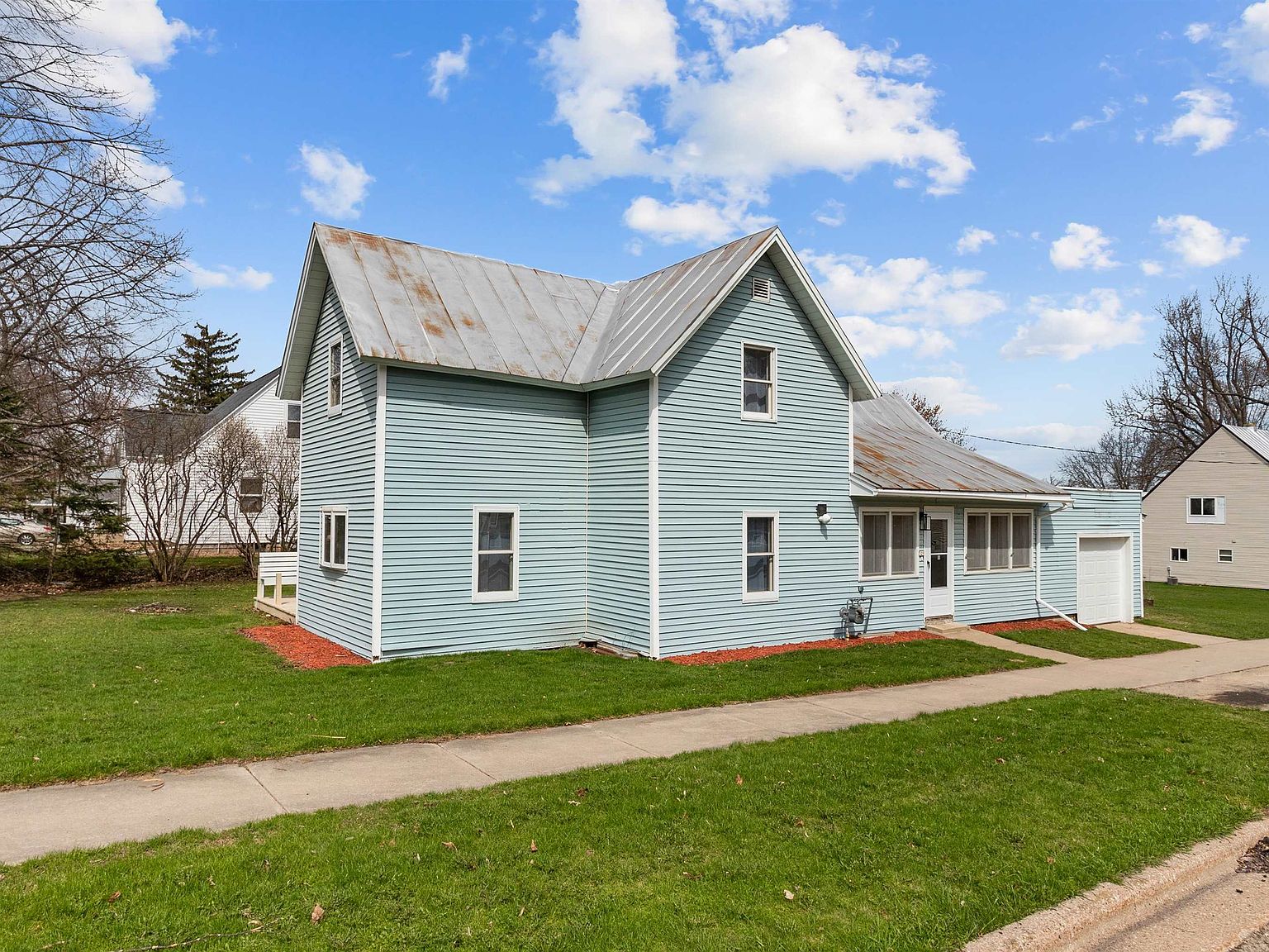 529 Factory St, Manawa, WI 54949 Zillow