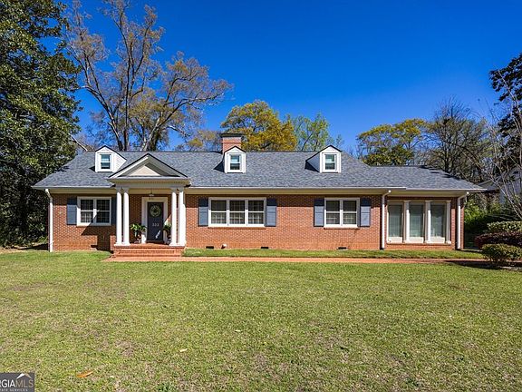 2nd image of 333 W Main St