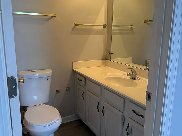 River Valley Apartments — Photo 30