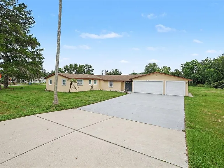 9220 McIntosh Rd — Photo 1