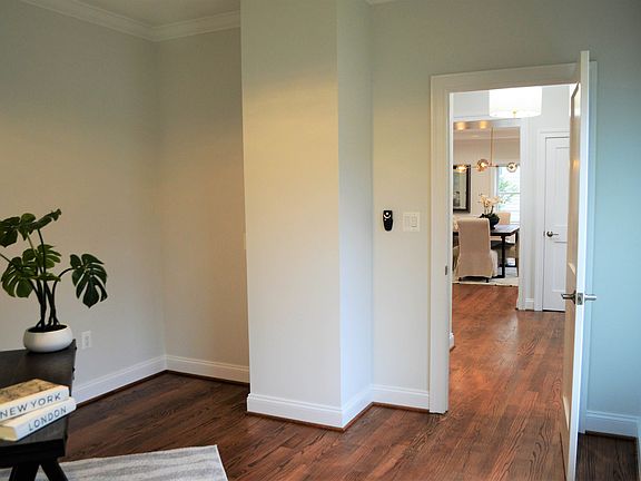 3rd image of 11825 Charen Ln