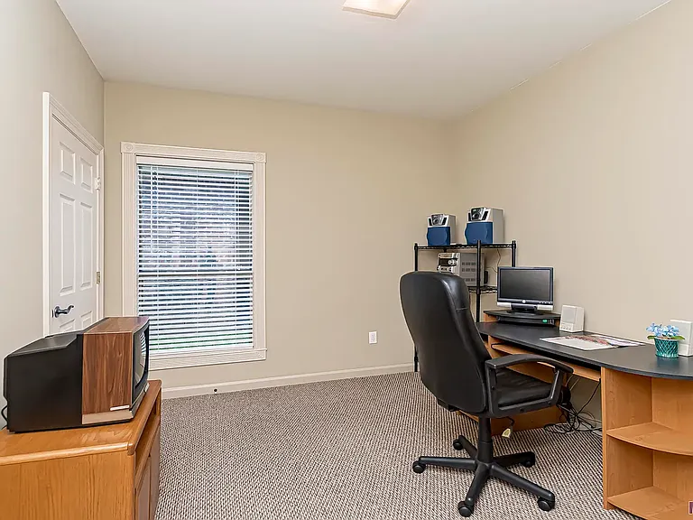 6342 Surrey Ln — Photo 13