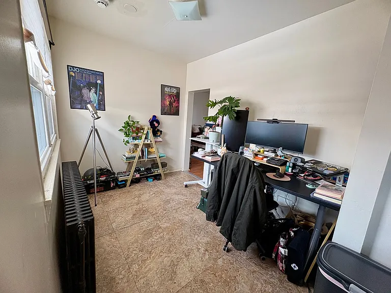 403 W James St — Photo 7