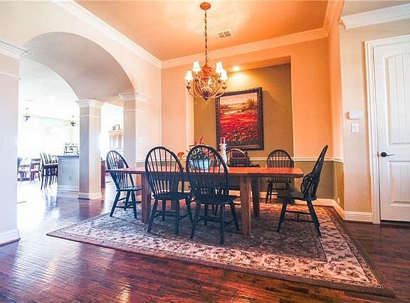 3rd image of 3817 Cascades Dr