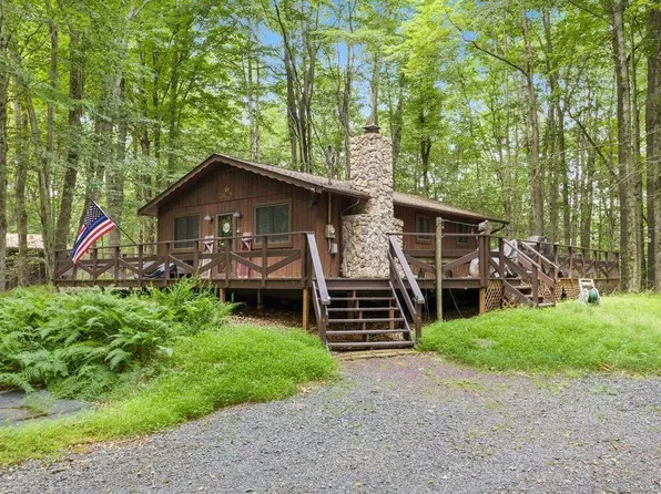 1670 Stag Run, Pocono Lake, PA 18347