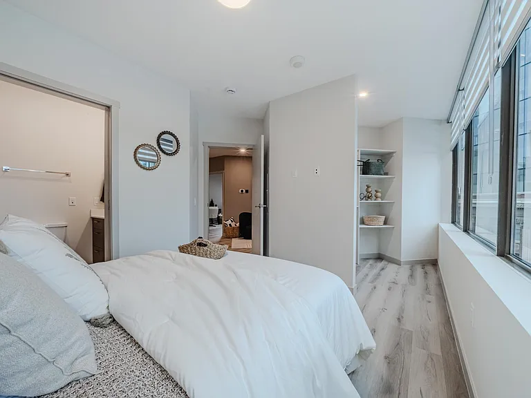 10020 101a Ave NW — Photo 66
