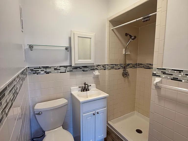 19 Herkimer St #5 — Photo 10