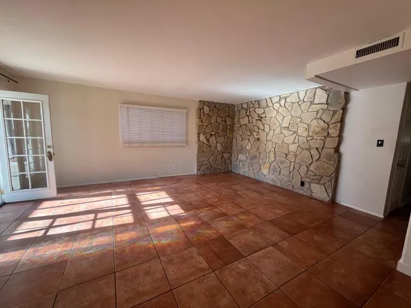 8409 Topanga Canyon Blvd, Canoga Park, CA 91304