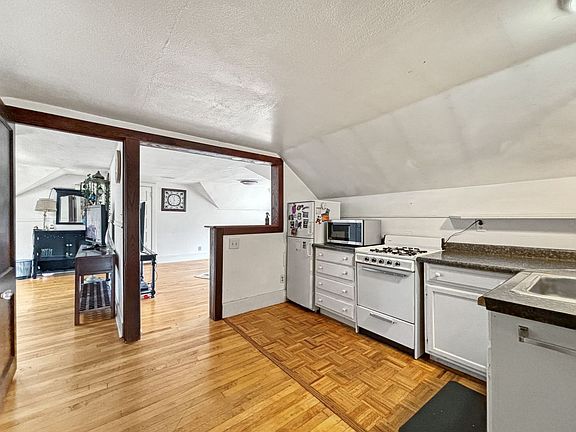 2nd image of 1880 Fairmount Ave APT 3