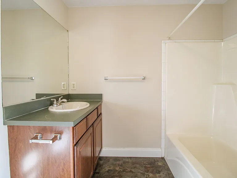 140 Meadows Ln — Photo 14