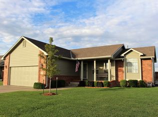 1419 N Spring Ridge Dr, Derby, KS 67037