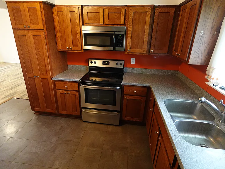 3313 N Locust St — Photo 19