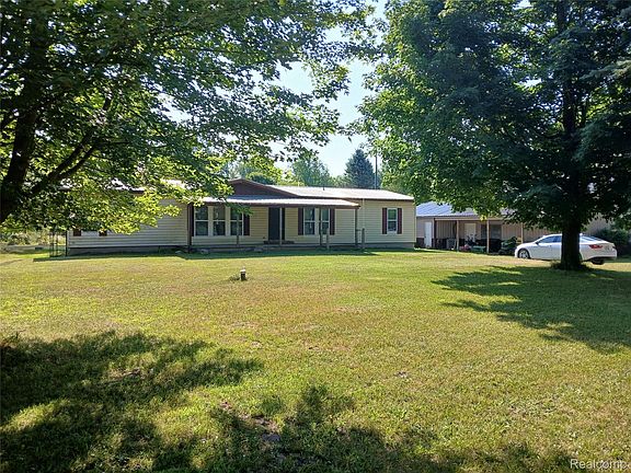 3rd image of 1938 N Englehart Rd