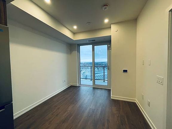 2nd image of 15 Wellington St S #1008