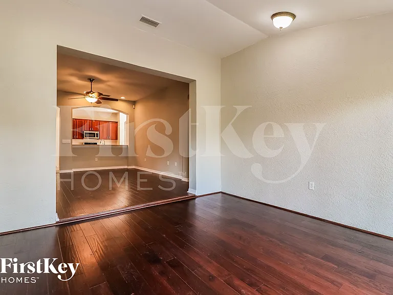 6201 Gannetdale Dr — Photo 5