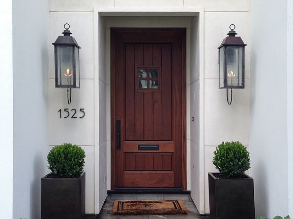 2nd image of 1525 Glourie Dr
