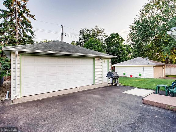 3rd image of 2108 Suburban Ave