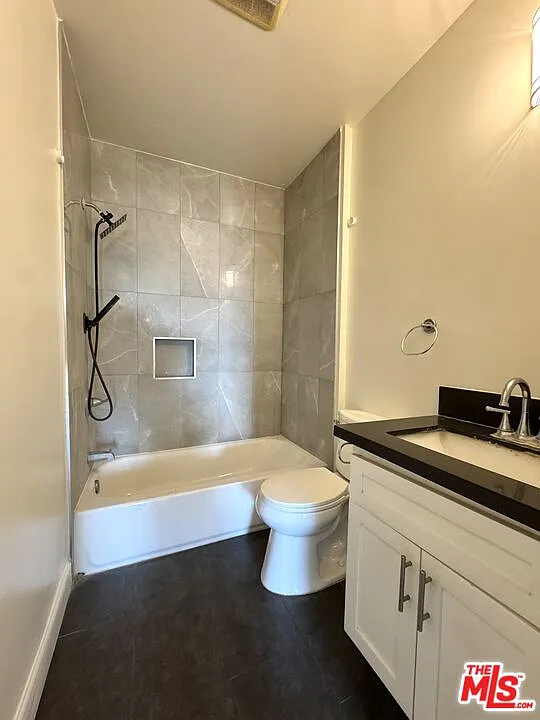 3835 Whittier Blvd — Photo 3