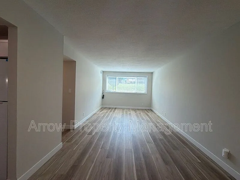 2 bed, 1.0 bath, $865 — Photo 3