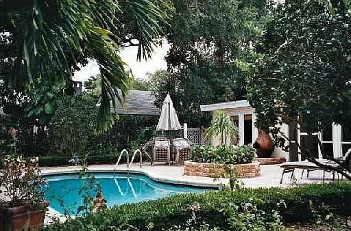 Heated Pool-Lush Yard