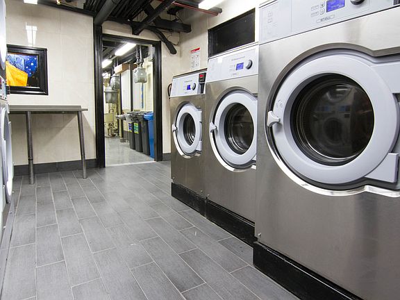 5th image of 162 W 54th St APT 12E