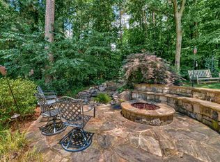 1680 Chattahoochee Run Dr, Suwanee, GA 30024