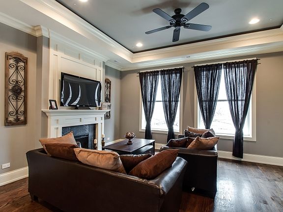 2nd image of 3606 S Lake Park Ave #1
