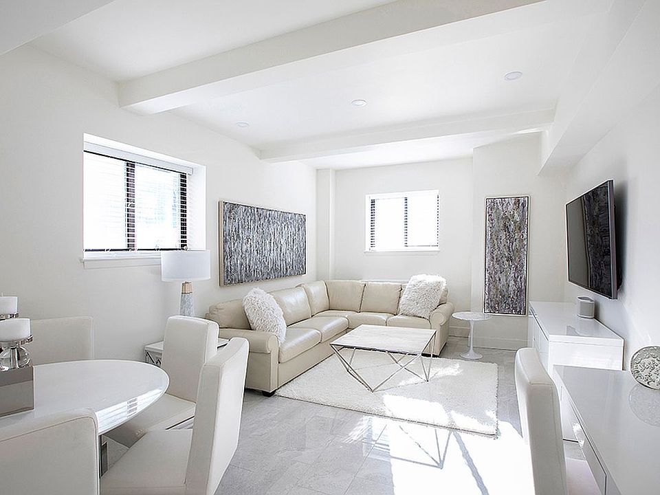 1st image of 150 W 51st St APT 2115
