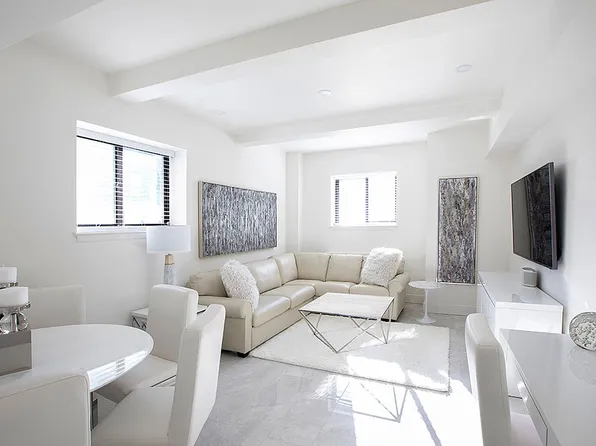 150 W 51st St APT 2115, New York, NY 10019