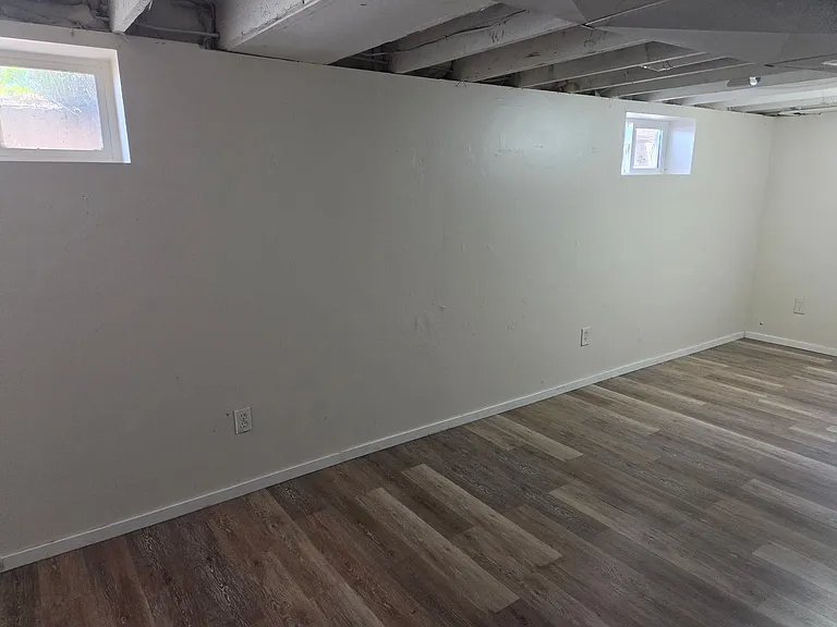 1417 E Wellesley Ave — Photo 16