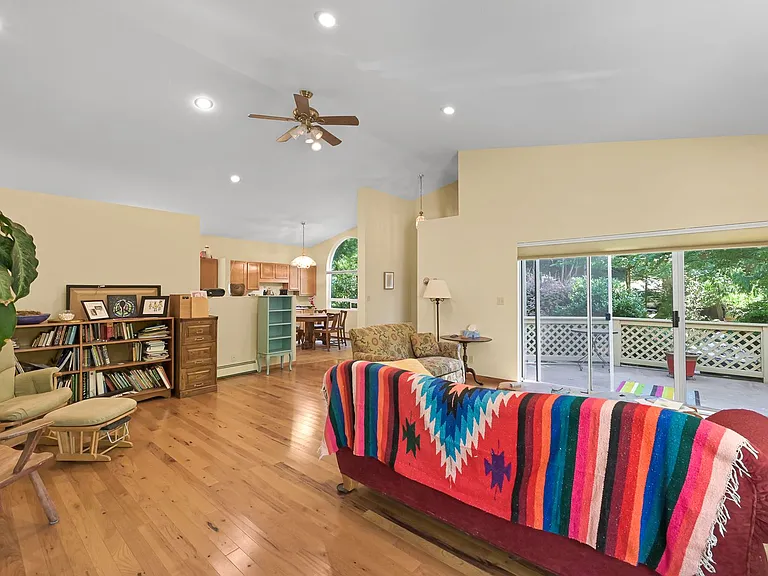 2 Holly View Way — Photo 6