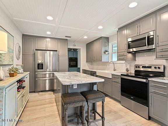 2nd image of 13858 Ketch Cove Dr