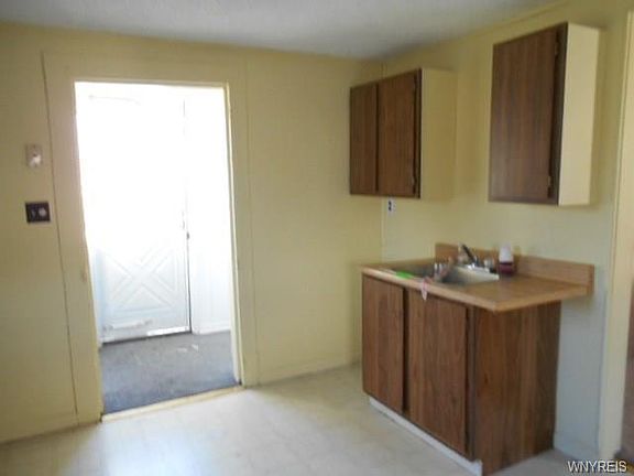 5th image of 322 Cherokee Dr