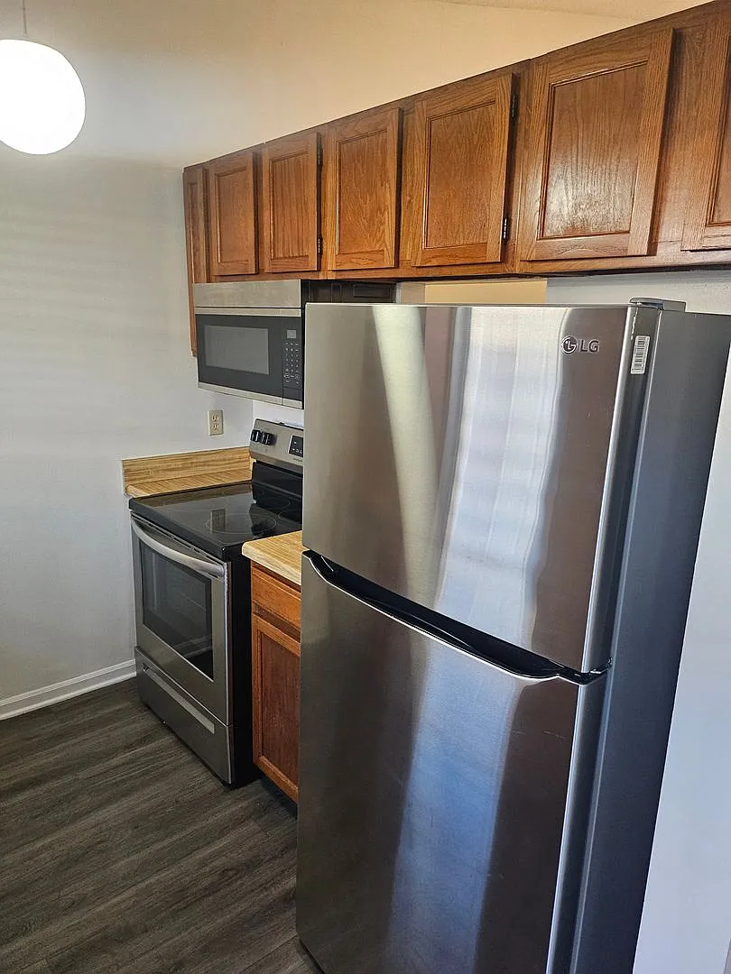 $1195 - 2/2 - Move In Special! Jefferson Square — Photo 4