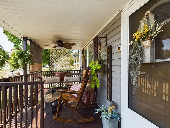 4th image of 22 Olive Avenue