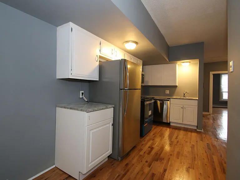176 Bassett — Photo 8
