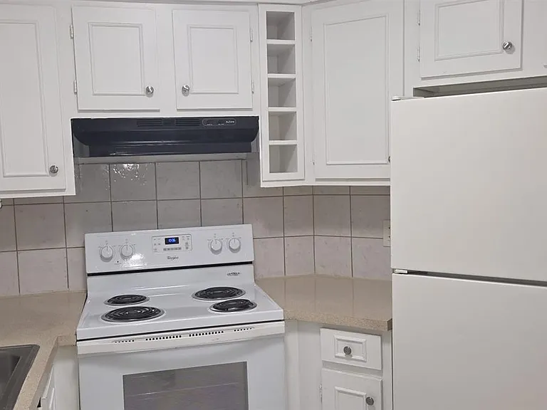 210 Lake Pointe Dr #209 — Photo 26