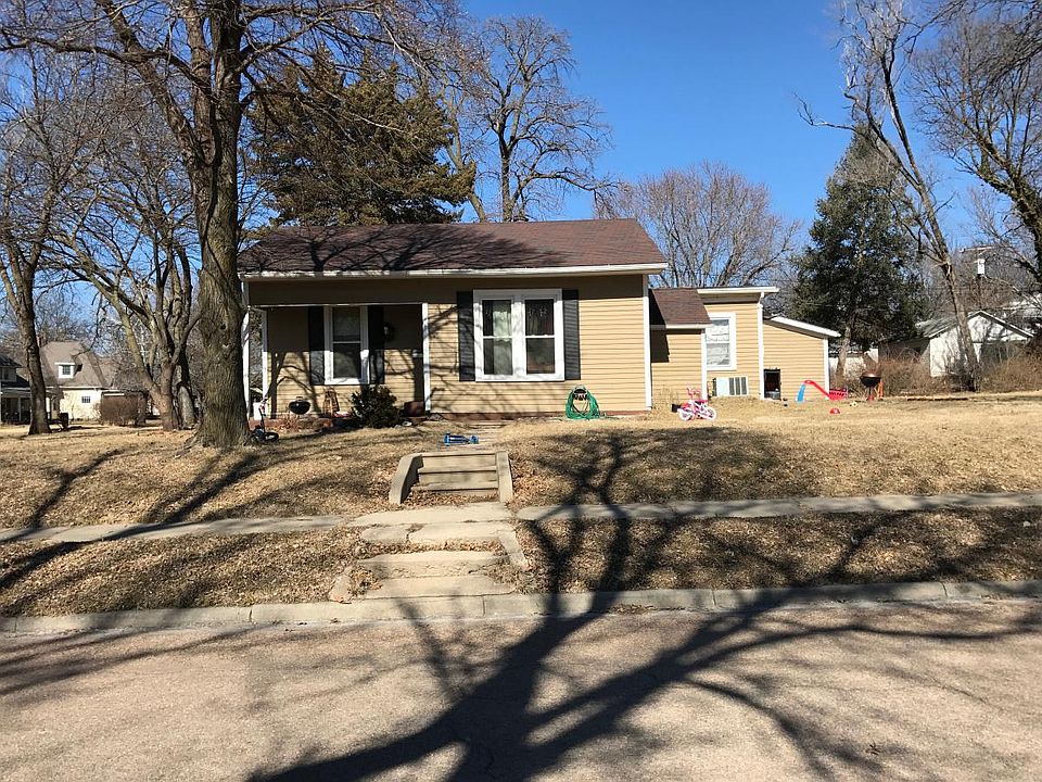 802 N 10th St Beatrice NE 68310 Zillow