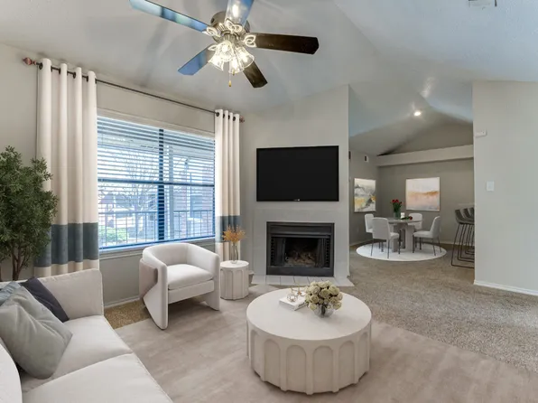 Towne Centre Village