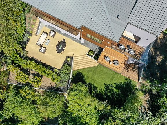 3rd image of 351 Lovell Avenue