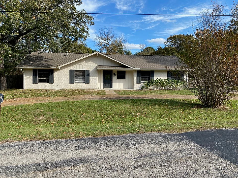 1st image of 15711 Echo Glen Dr