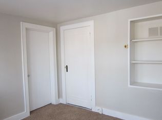 722 Market St APT 3, Burlington, IA 52601