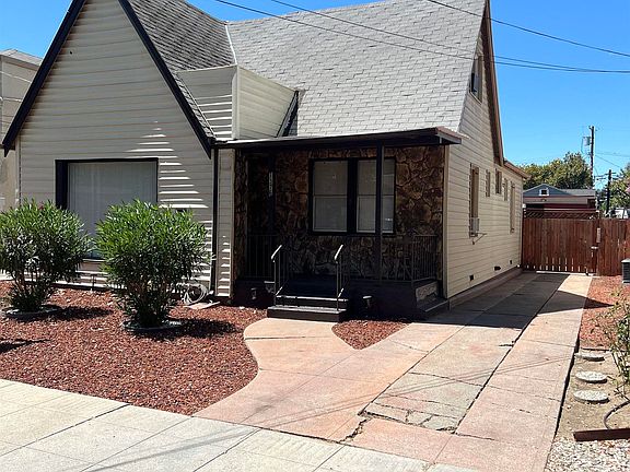 2nd image of 1376 Elm St