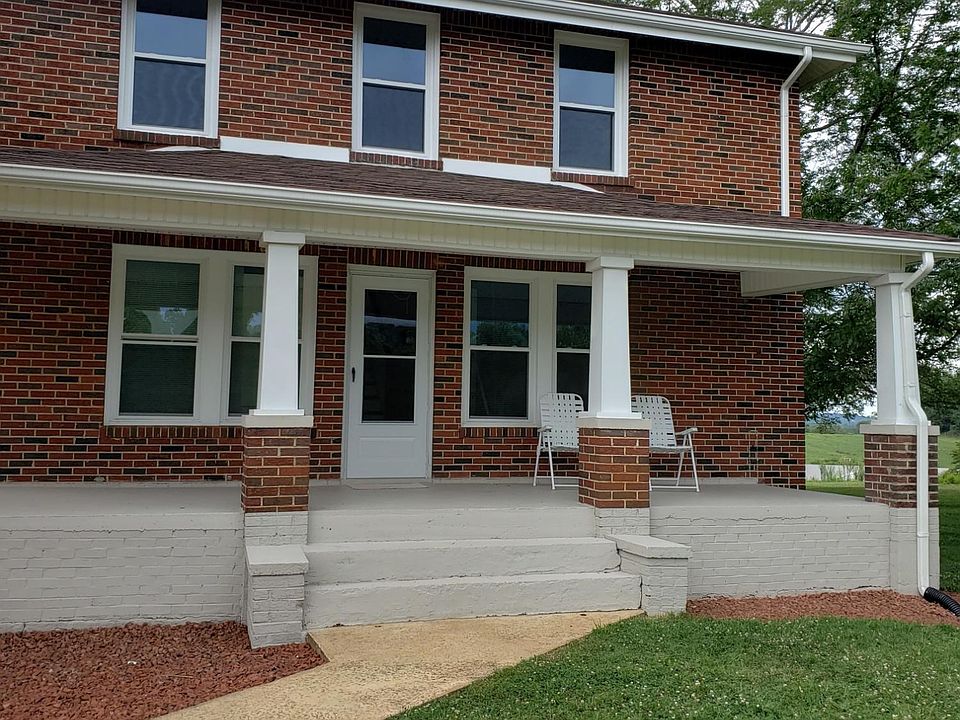 7374 Dry Hill Rd front