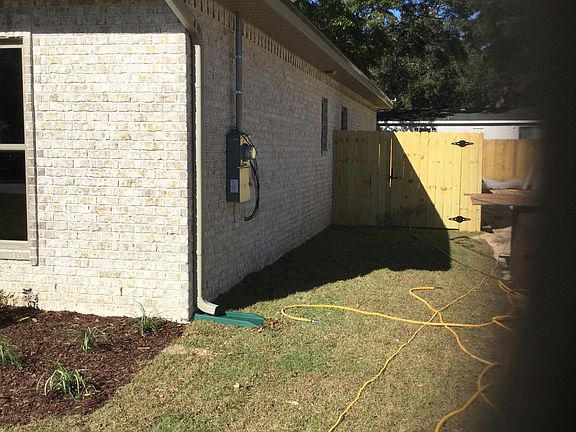 SIDE YARD