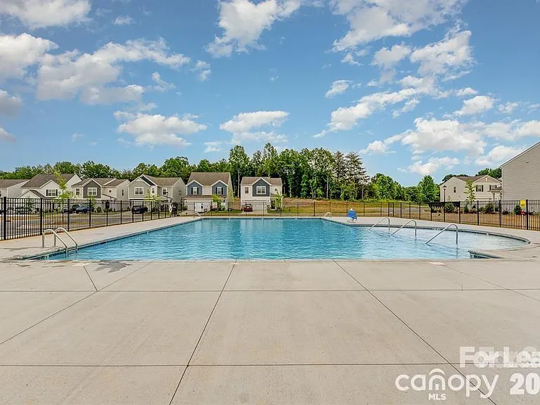 2533 Trollinger Dr — Photo 28