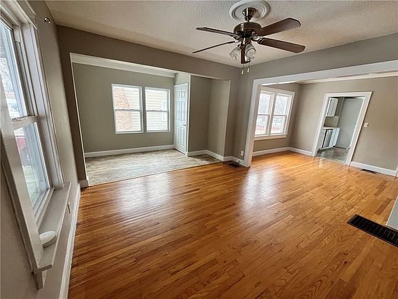 5th image of 8020 Mercier St