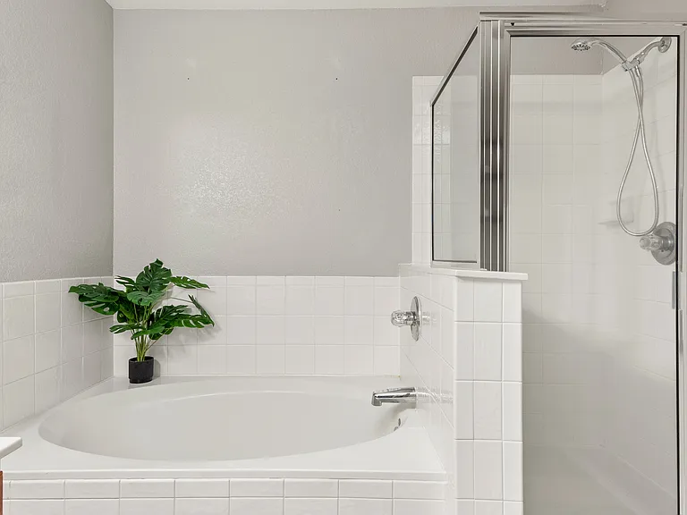 5406 Tomas Cir — Photo 30