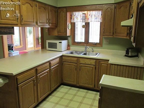 3rd image of 56 Huss St
