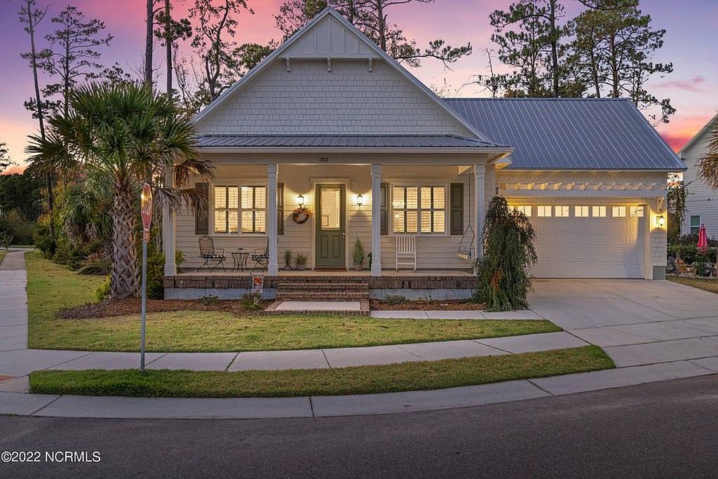 1912 Fernwood Way - Property Image